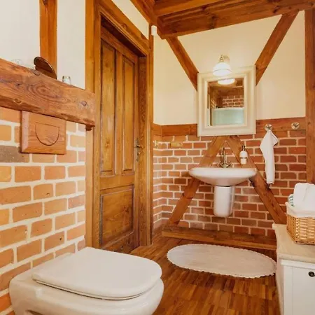 Holiday home Reetdach In Mit Gepflegtem Garten