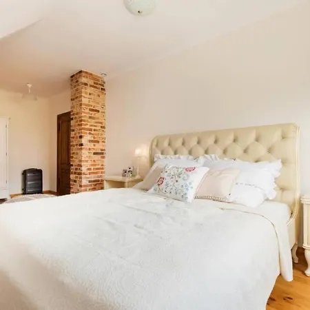 Reetdach In Mit Gepflegtem Garten * Gąski