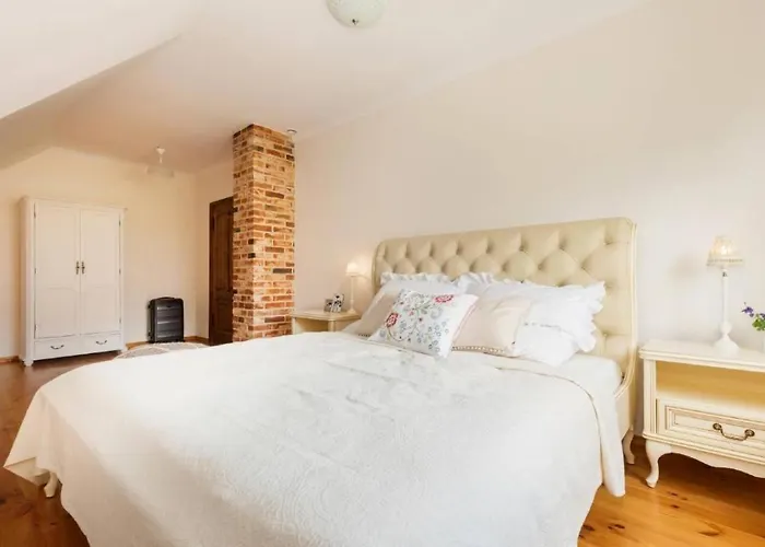 Reetdach In Mit Gepflegtem Garten * Gąski