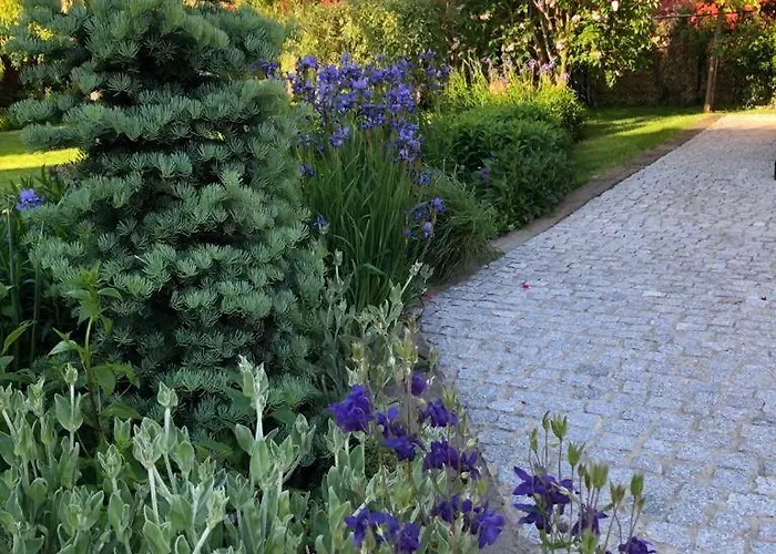 Vakantiehuis Reetdach In Mit Gepflegtem Garten Gąski