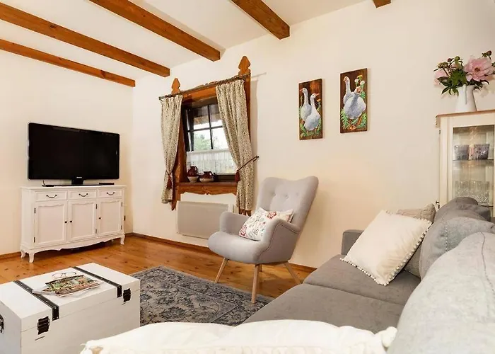 Vakantiehuis Reetdach In Mit Gepflegtem Garten *