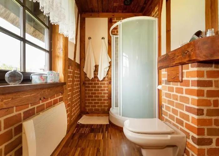 Vakantiehuis Reetdach In Mit Gepflegtem Garten